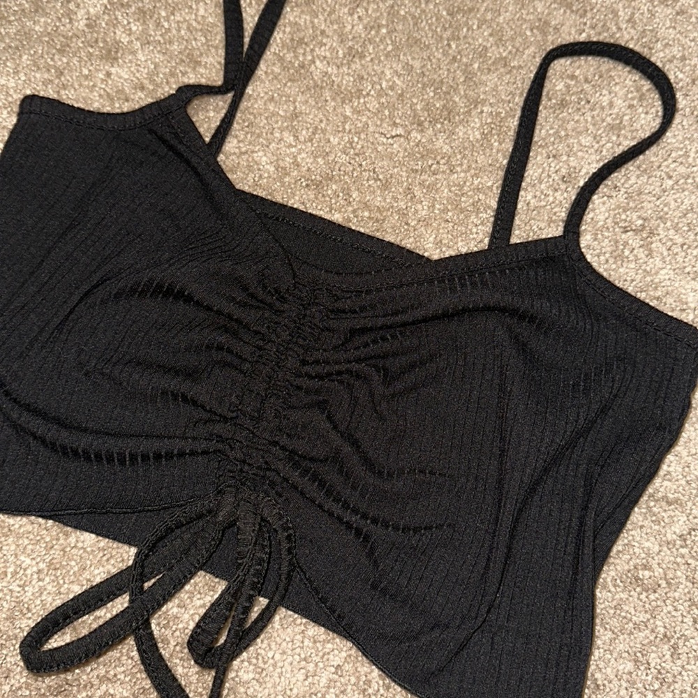 Pre-loved only used once. After pregnancy, clothes don’t fit anymore.